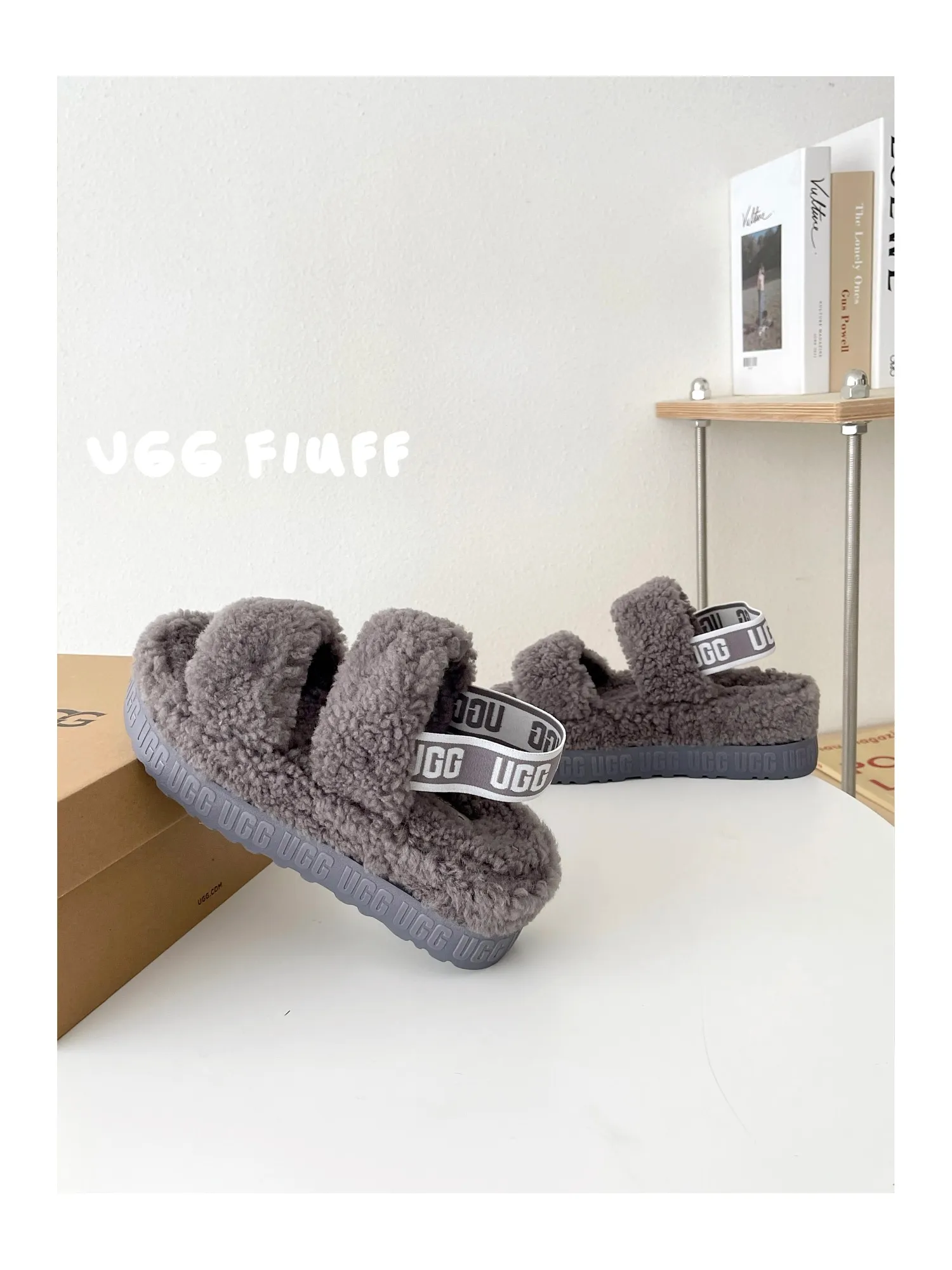 💰440 UGG sheepskin all-in-one snow boots 0876 new autumn and winter style Zhou Dongyu's same style furry slippers Product name: Ovlafita, Longfeng Teddy fur muffin bottom slippers, new at the counter simultaneously It is an upgraded version of the classic oh yeah sandals, the corrugated sheepskin material is used to make it more fashionable and cool, the heel strap is the highlight of the entire design, the muffin bottom visually increases, good news for small sisters, large quantities in stock Code number: 35-41 Color: white, gray, black, pink, army green, maroon
